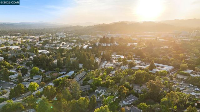 40 Mcguire Dr, Walnut Creek, CA 94596