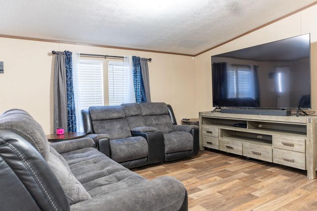 15142 Woods North Drive, Kemp, TX 75143