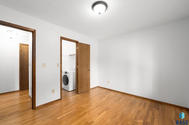 4305 S Highland Ave Avenue, Sioux Falls, SD 57103