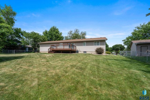 4305 S Highland Ave Avenue, Sioux Falls, SD 57103
