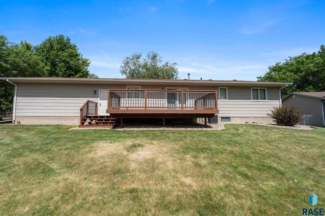 4305 S Highland Ave Avenue, Sioux Falls, SD 57103