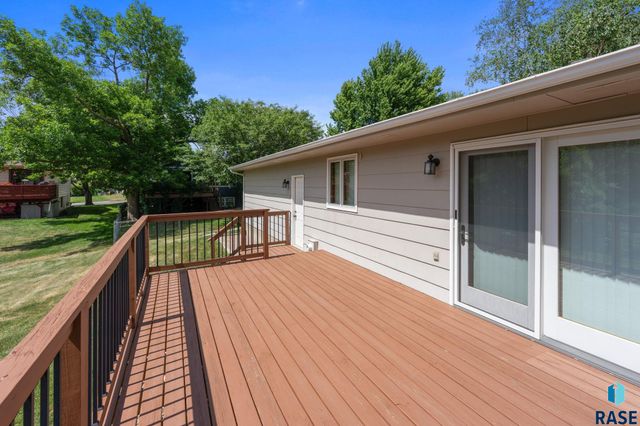 4305 S Highland Ave Avenue, Sioux Falls, SD 57103