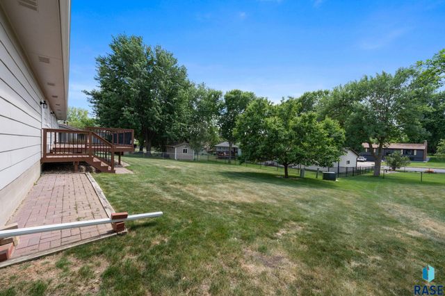 4305 S Highland Ave Avenue, Sioux Falls, SD 57103