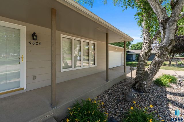 4305 S Highland Ave Avenue, Sioux Falls, SD 57103