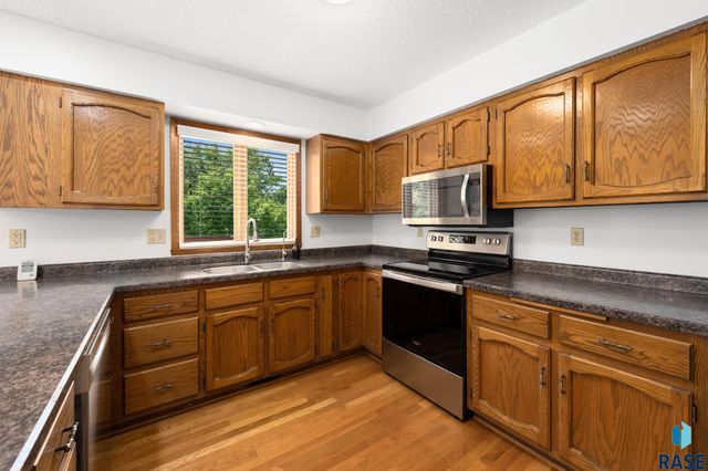 4305 S Highland Ave Avenue, Sioux Falls, SD 57103