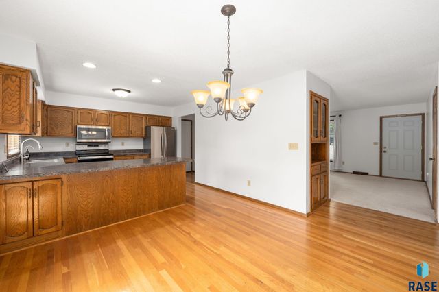 4305 S Highland Ave Avenue, Sioux Falls, SD 57103
