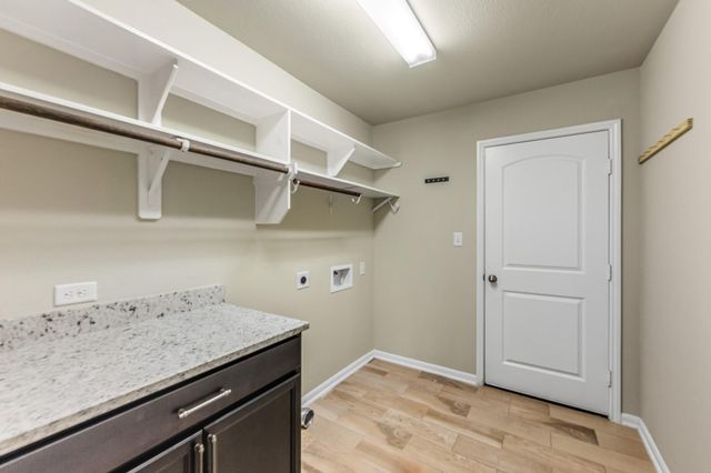 148 Emery Oak Way, Huntsville, TX 77320