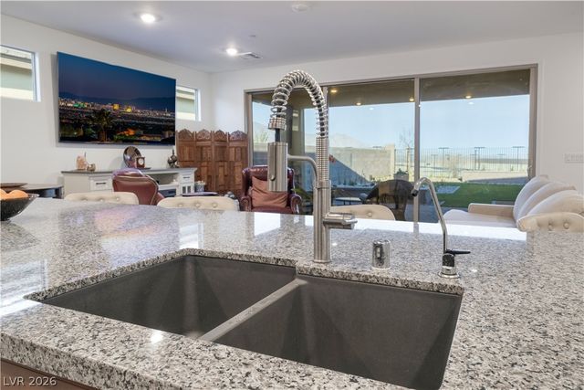 10216 Chrysolite Place, Las Vegas, NV 89143