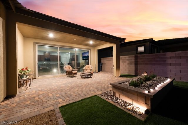 10216 Chrysolite Place, Las Vegas, NV 89143