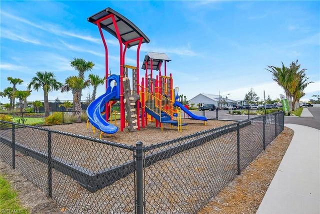 327 Sovereign ST, Punta Gorda, FL 33982