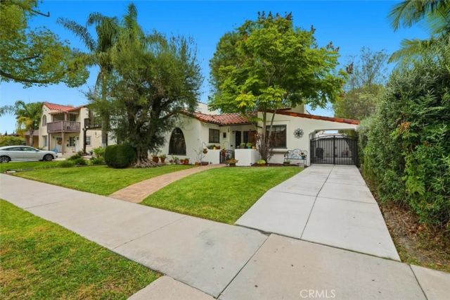 3736 Lemon, Long Beach, CA 90807