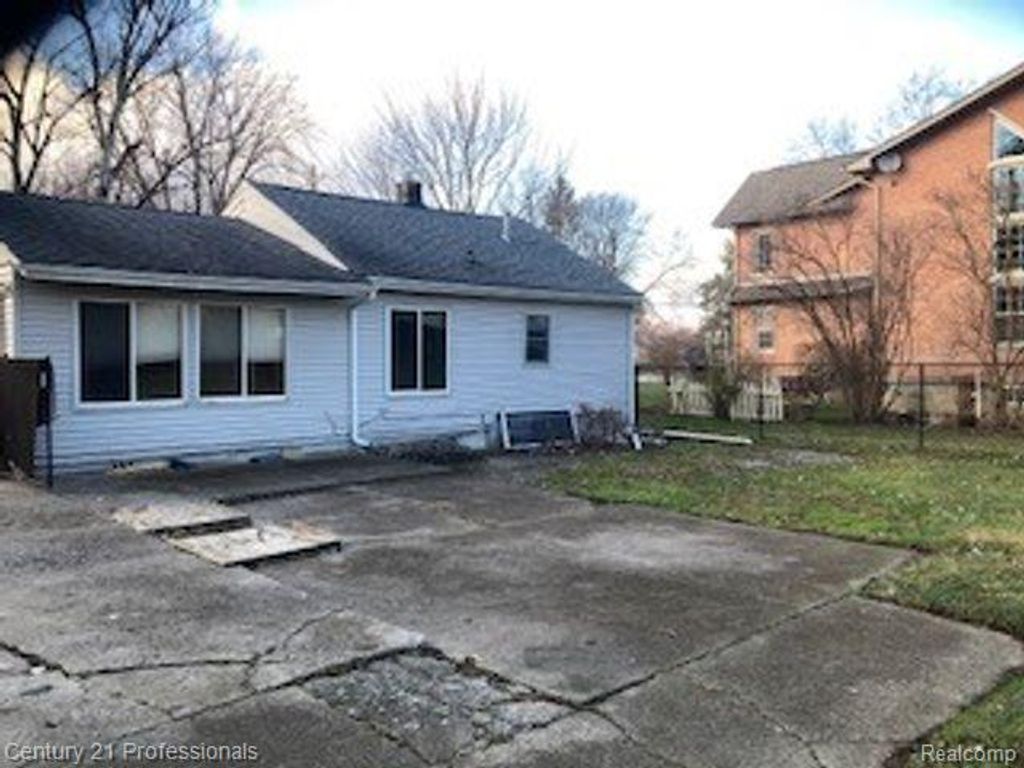 2118 Milverton Drive, Troy, MI 48083