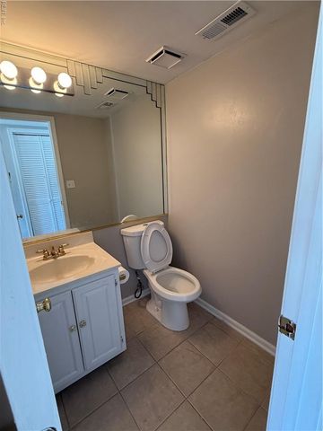 2642 Meadows LNDG, Chesapeake, VA 23321