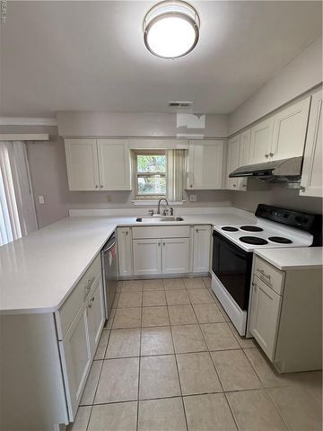 2642 Meadows LNDG, Chesapeake, VA 23321