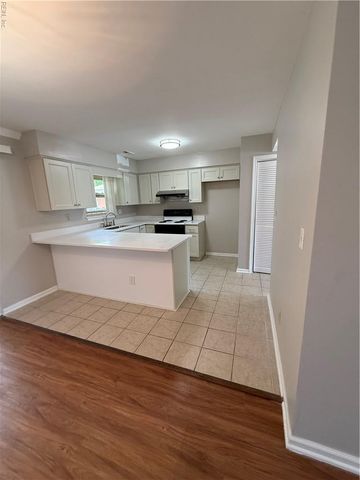 2642 Meadows LNDG, Chesapeake, VA 23321