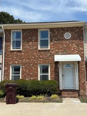 2642 Meadows LNDG, Chesapeake, VA 23321