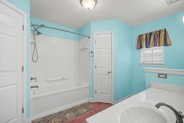 5442 KAYLA DR, Southaven, MS 38671