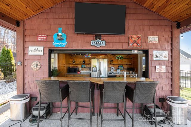 187 Winding Creek Drive, Troutman, NC 28166