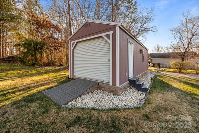 187 Winding Creek Drive, Troutman, NC 28166