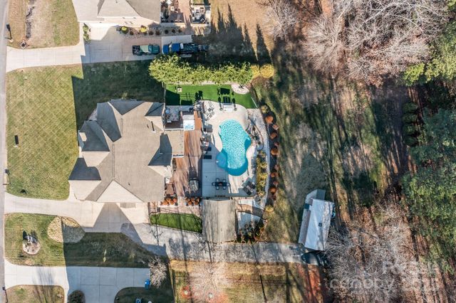 187 Winding Creek Drive, Troutman, NC 28166