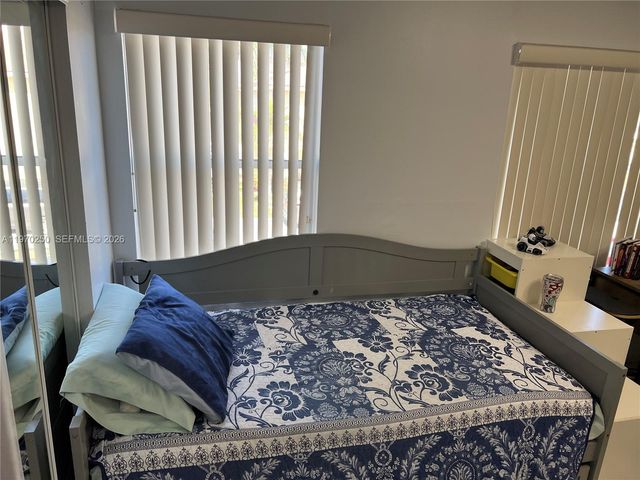 5214 NW 190th St, Miami Gardens, FL 33055