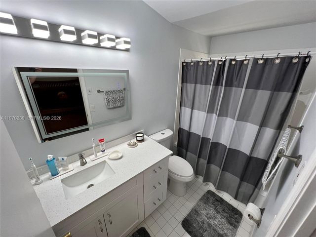 5214 NW 190th St, Miami Gardens, FL 33055