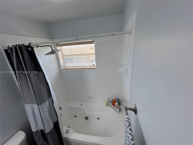 5214 NW 190th St, Miami Gardens, FL 33055