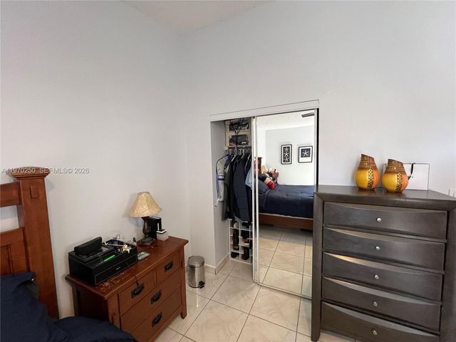 5214 NW 190th St, Miami Gardens, FL 33055