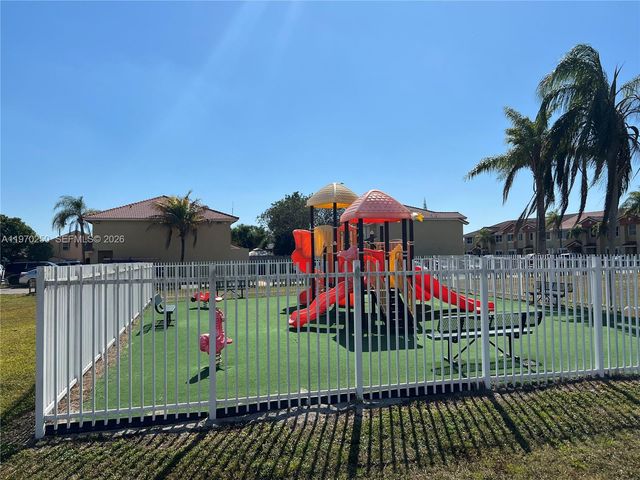 5214 NW 190th St, Miami Gardens, FL 33055