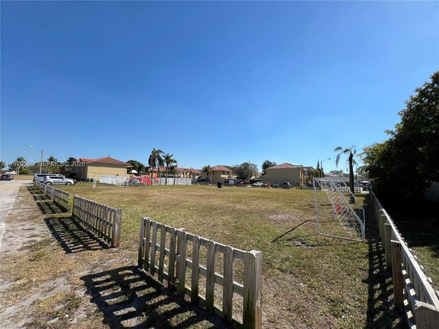 5214 NW 190th St, Miami Gardens, FL 33055