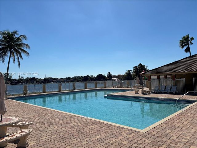 5214 NW 190th St, Miami Gardens, FL 33055