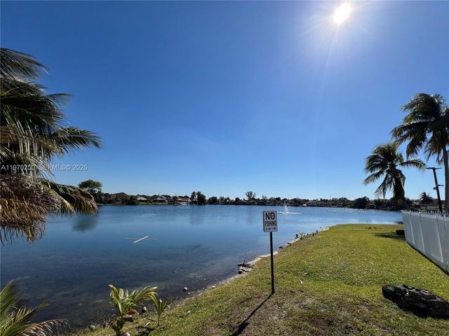 5214 NW 190th St, Miami Gardens, FL 33055