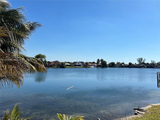 5214 NW 190th St, Miami Gardens, FL 33055