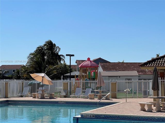 5214 NW 190th St, Miami Gardens, FL 33055