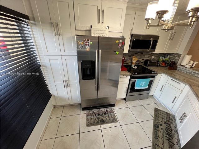 5214 NW 190th St, Miami Gardens, FL 33055