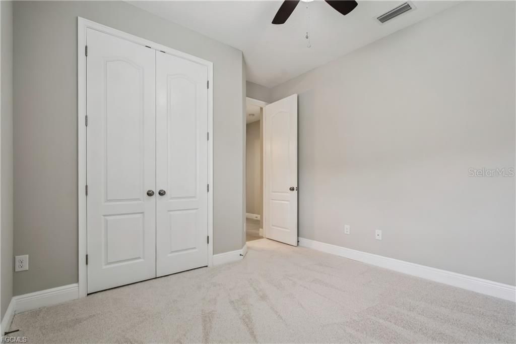 Image 26 of property listing at 11913 SUNBURST MARBLE ROAD, Riverview, FL 33579