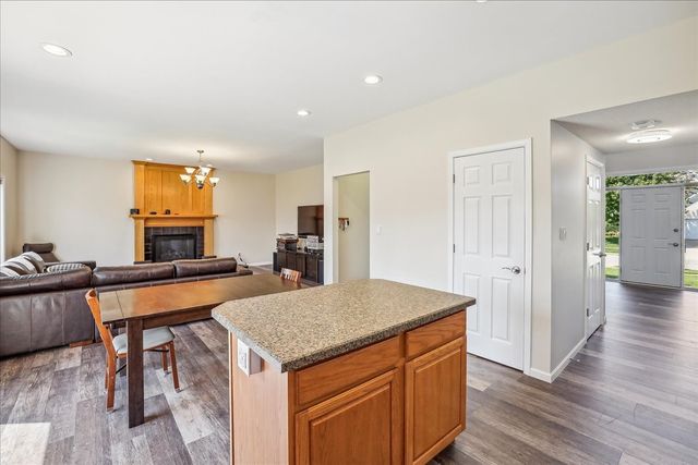 5417 NW 92nd Street, Johnston, IA 50131