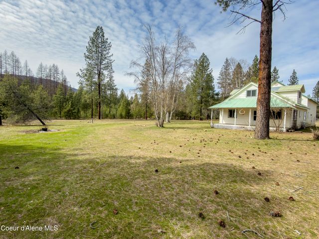 919 Silver Springs RD, Moyie Springs, ID 83845