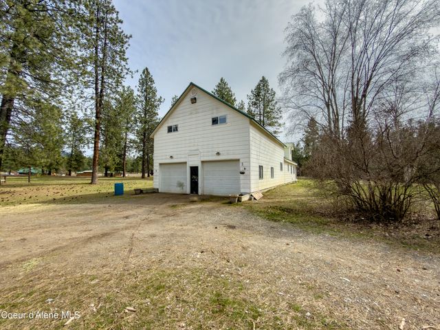 919 Silver Springs RD, Moyie Springs, ID 83845