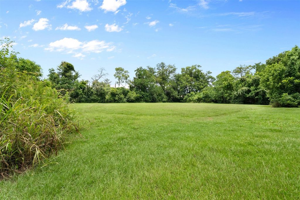 2027 Land Only Grand Avenue, Liberty, TX 77575