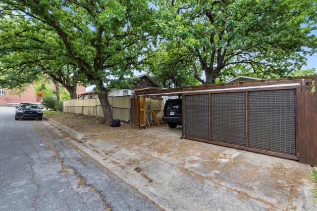 3000 Haynie Street, Fort Worth, TX 76112