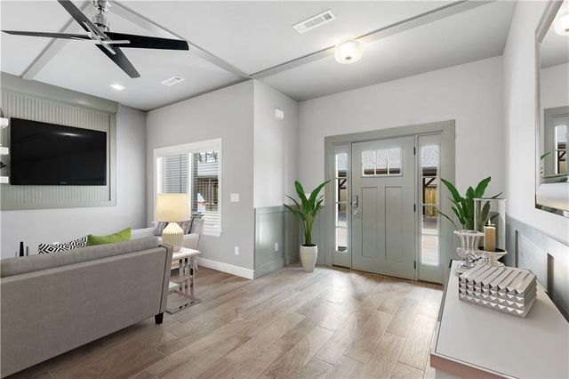 404 NW Retreat Lane, Bentonville, AR 72712