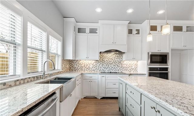 404 NW Retreat Lane, Bentonville, AR 72712