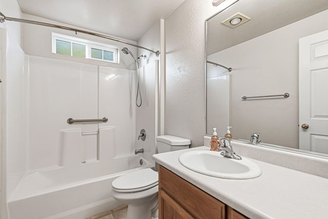 1243 Shafer Lane, Medford, OR 97501