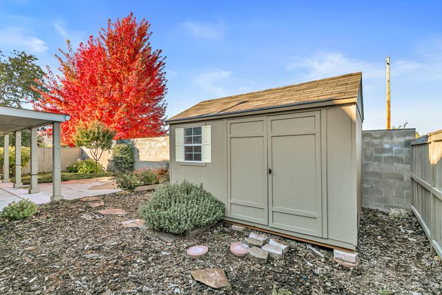 1243 Shafer Lane, Medford, OR 97501