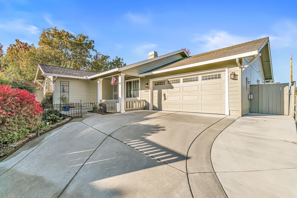 1243 Shafer Lane, Medford, OR 97501