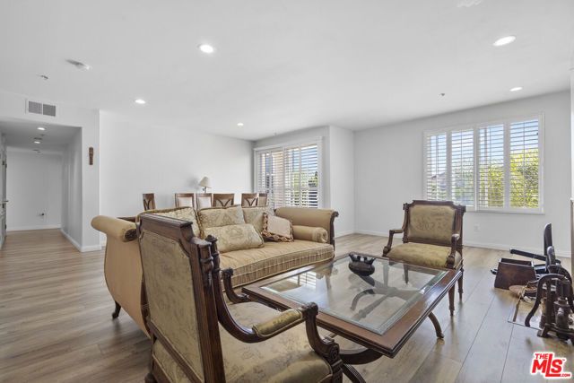 4568 W 1st Street 307, Los Angeles, CA 90004