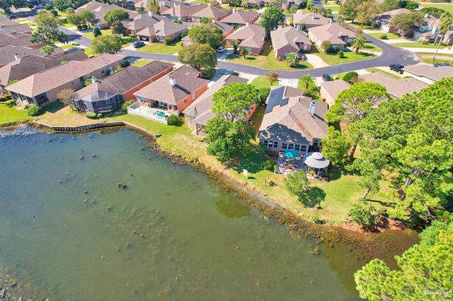 4036 Longwood Cir, Gulf Breeze, FL 32563