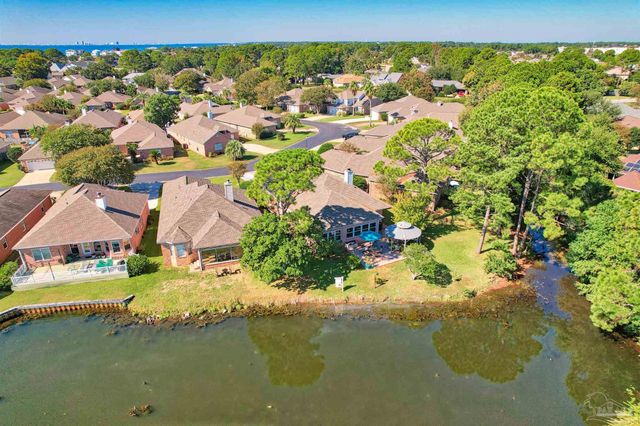 4036 Longwood Cir, Gulf Breeze, FL 32563