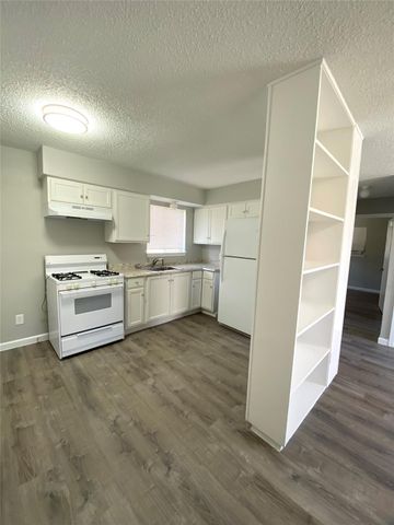 404 Swanee DR B, Austin, TX 78752